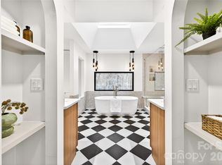 2011 E Barden Rd, Charlotte, NC 28226