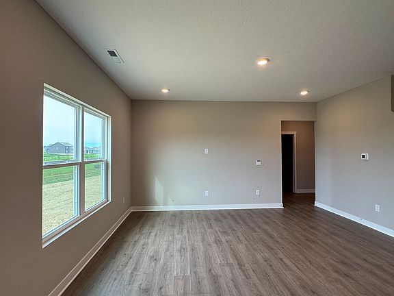 5th image of 9207 Fitzgerald Dr