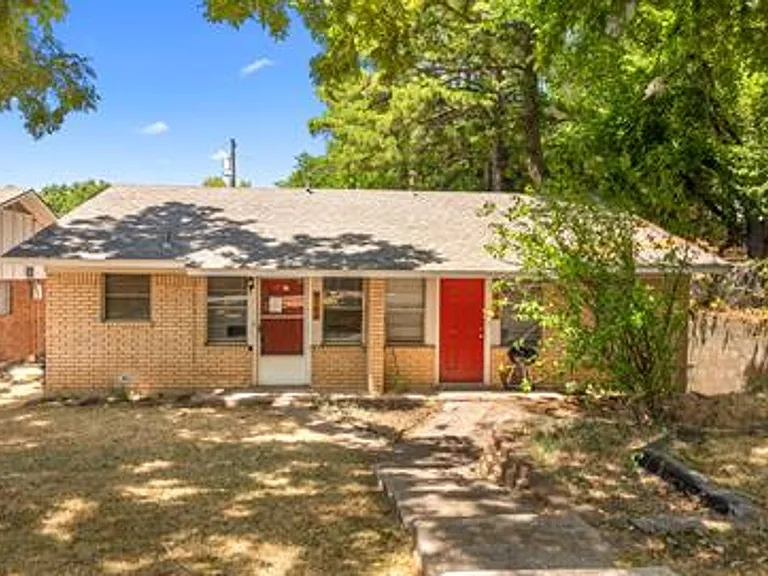 818 W Texas St — Photo 27