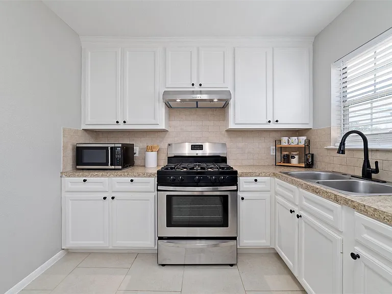 617 Frisco St — Photo 11