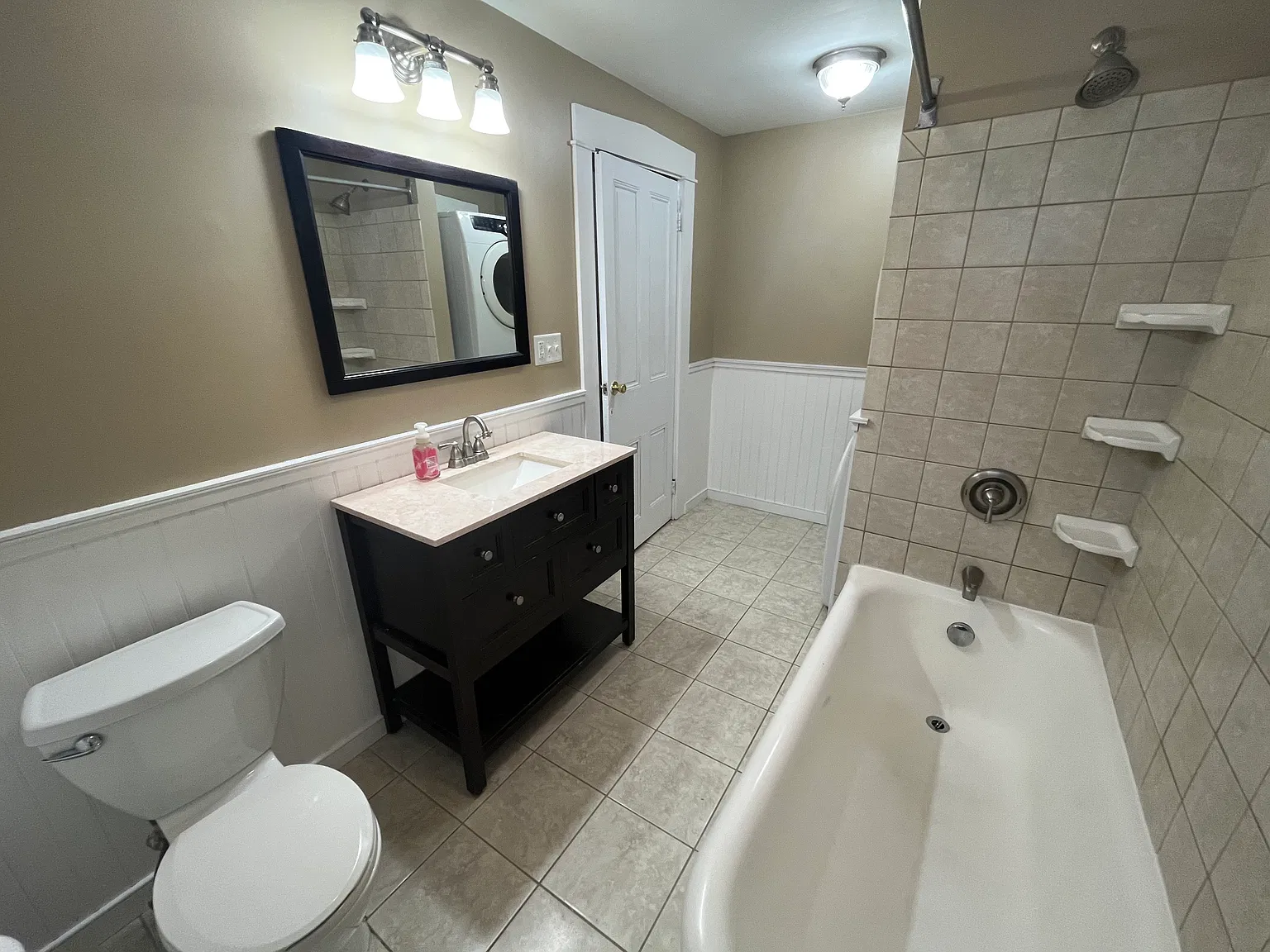 3 bed, $2,100 — Photo 3