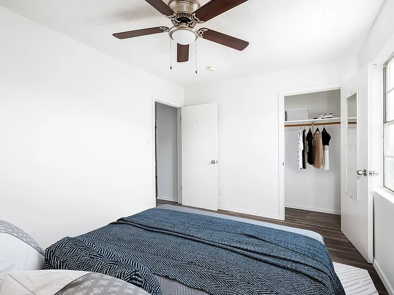 1014 N Oregon — Photo 3