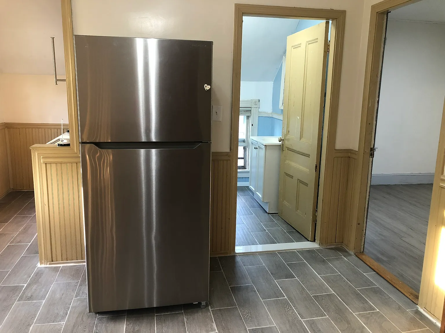 2 bed, 1040 sqft, $1,625 — Photo 3