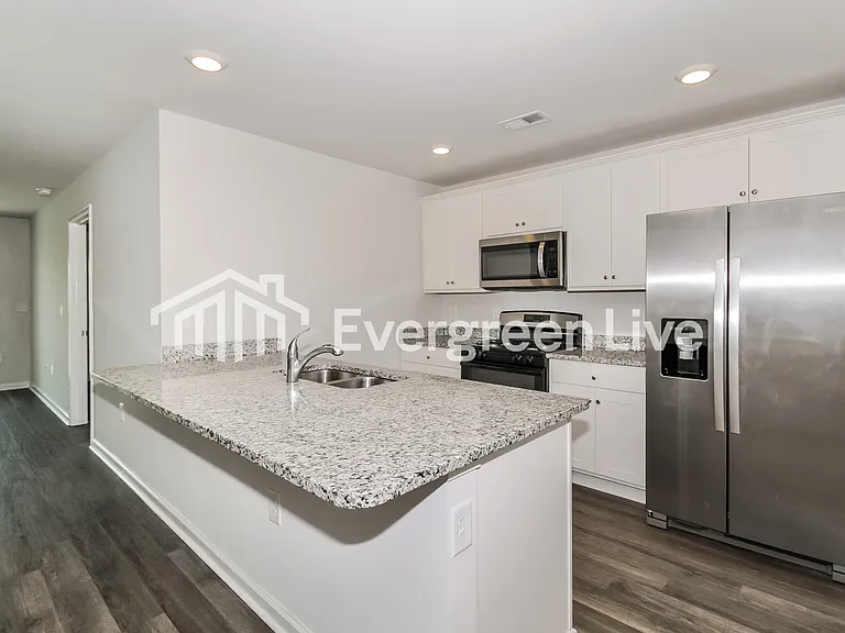 2277 Courtina Way — Photo 7
