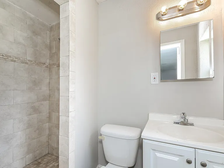 6511 Burgundy Rd S — Photo 12