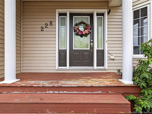 3rd image of 228 Rennick Rd