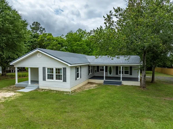 136 Oak St, Omega, GA 31775