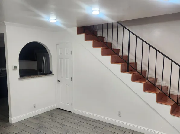 11860 Truro Ave APT C, Hawthorne, CA 90250