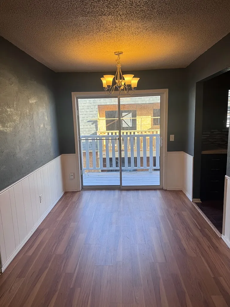 2 bed, 1.5 bath, 900 sqft, $875 — Photo 3