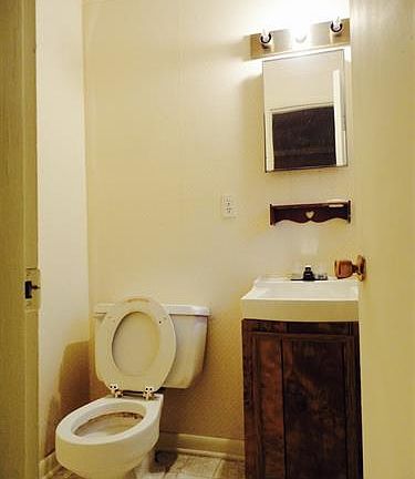 5th image of 1004 N Fairlawn Cir W