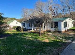 306 Garrett Dr, Greenwood, SC 29649