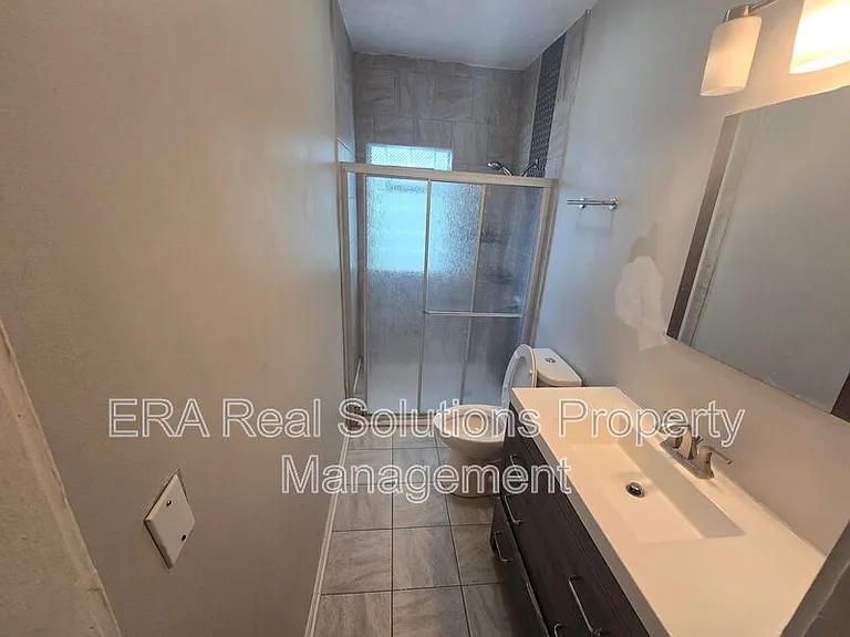841-843 Seymour Ave #843 SEYMOUR AVE — Photo 6