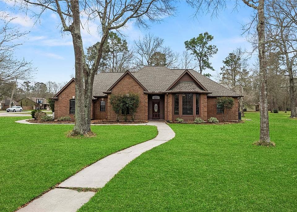 1st image of 27084 Fairway Crossings Dr