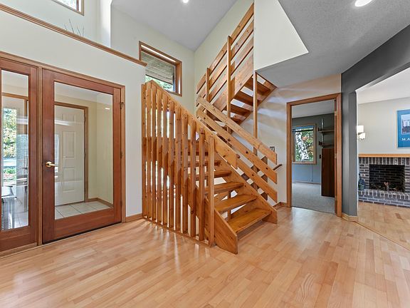 4th image of 10520 Farrel Cir