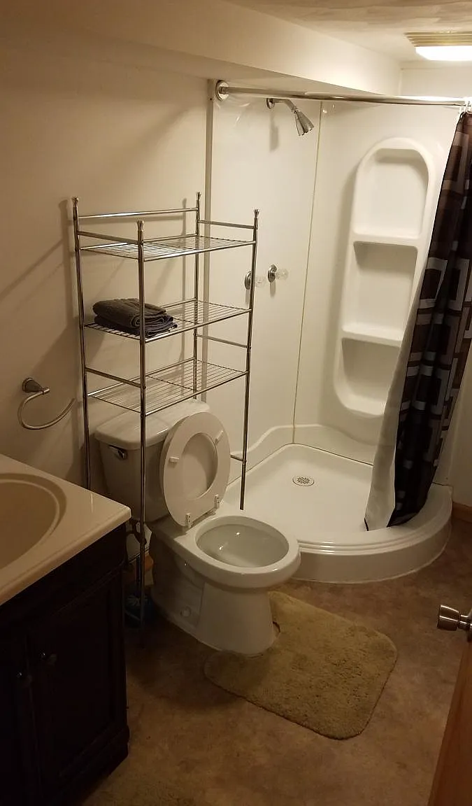 3 bed, 1200 sqft, $1,700 — Photo 3