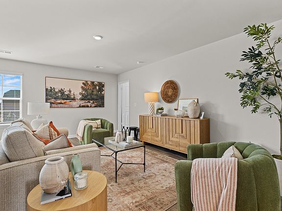 4th image of 2365 Daylilly St