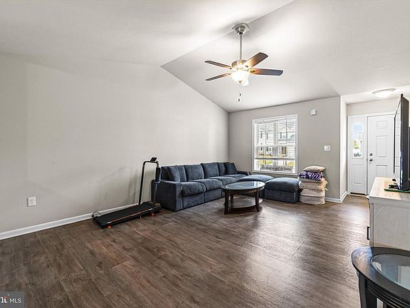5th image of 177 Skyview Cir