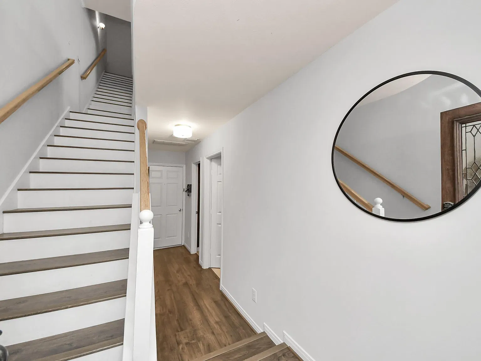 3 bed, 3.0 bath, 2040 sqft, $3,100 — Photo 3