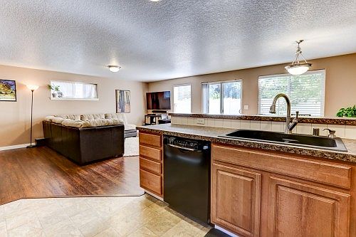 4th image of 5512 NE 69th Ave