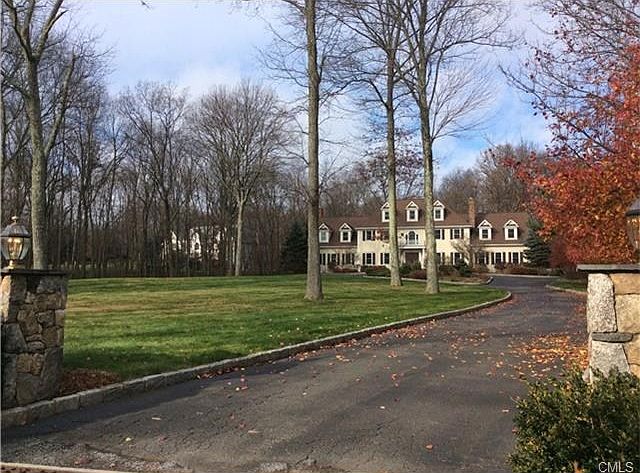 Welcome home to 31EastonHeights.com!  Yes, this property is as good as it looks!