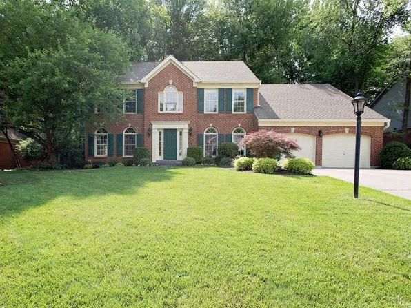 149 Woodcrest Dr, Loveland, OH 45140