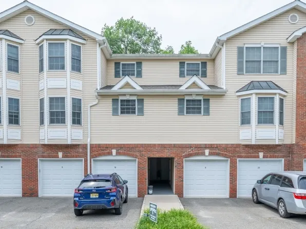 30-08 Federal Hill Rd #8, Pompton Lakes Boro, NJ 07442