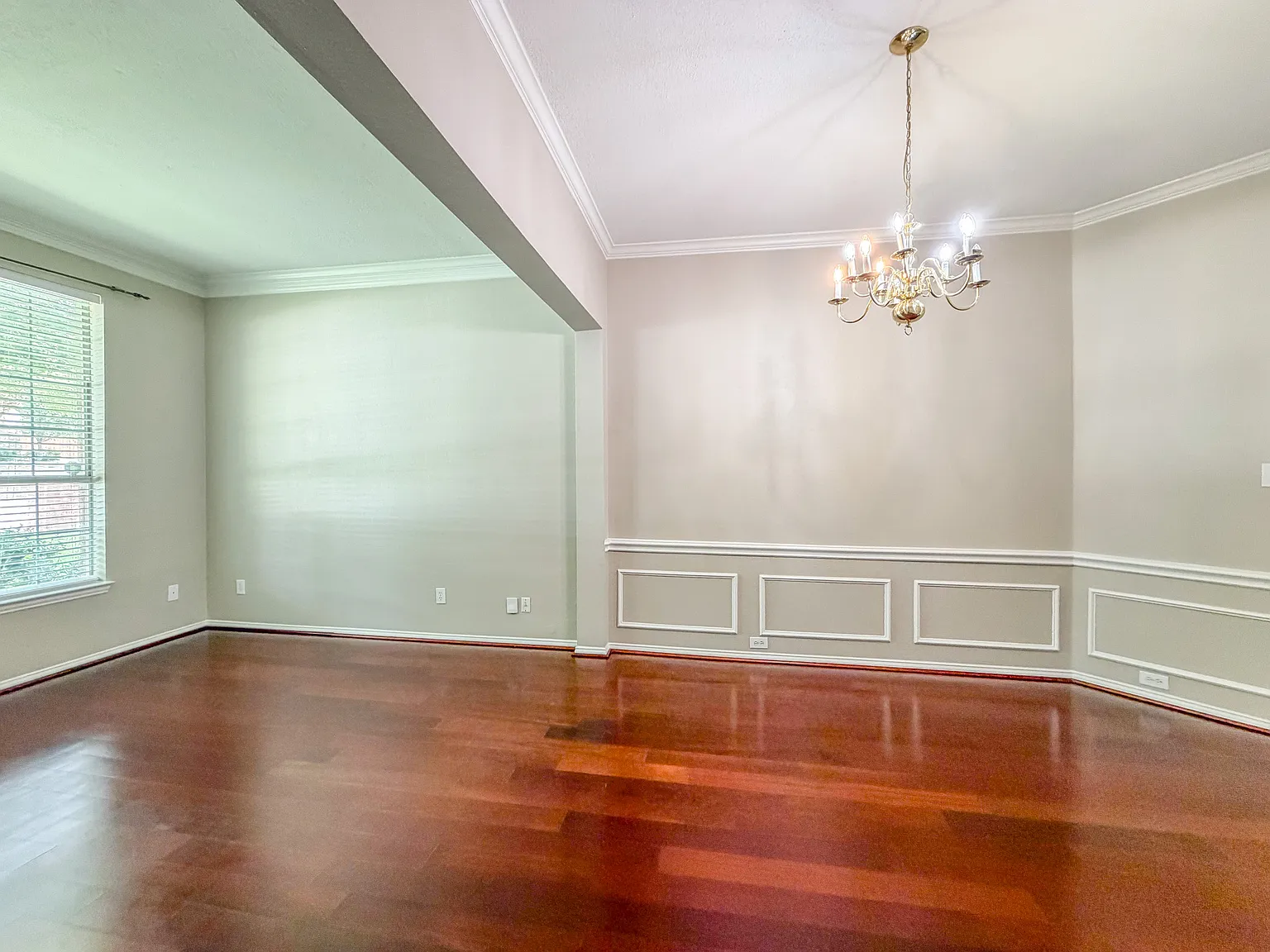 4 bed, 2155 sqft, $2,900 — Photo 3