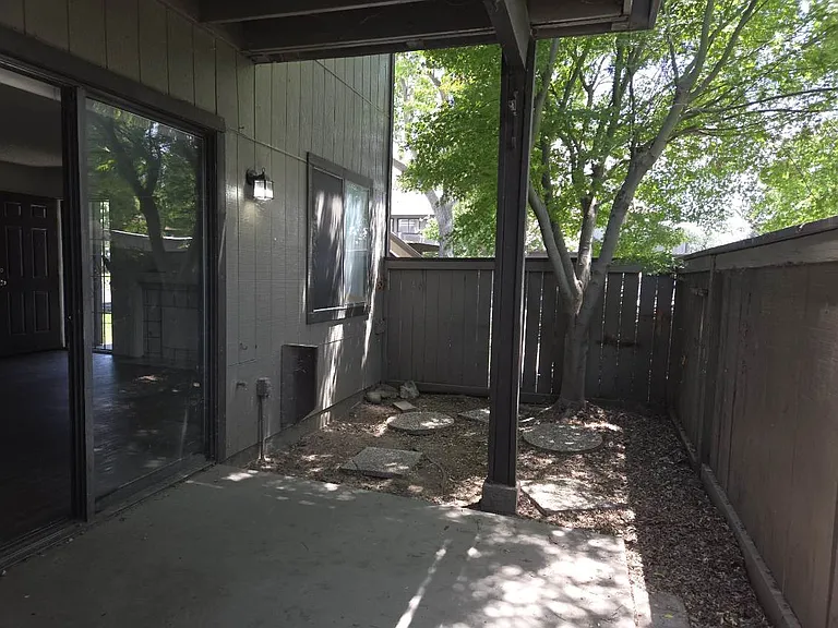 1190 S Winery Ave #128 — Photo 8