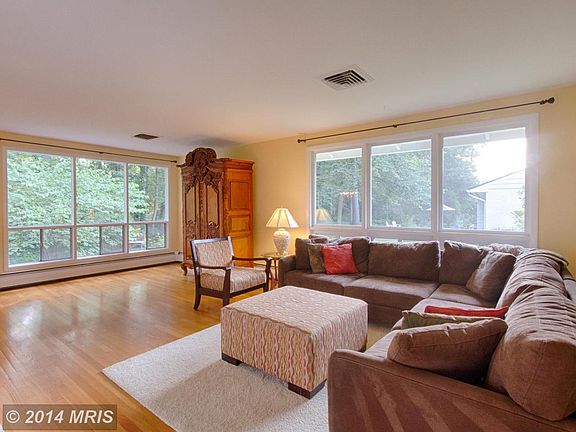 3rd image of 4416 Tarpon Ln