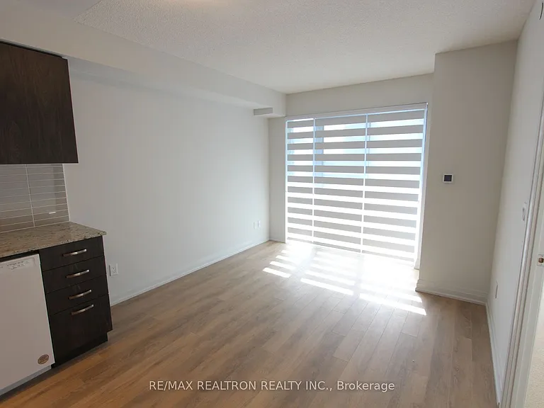 20 Meadowglen Pl #908 — Photo 9