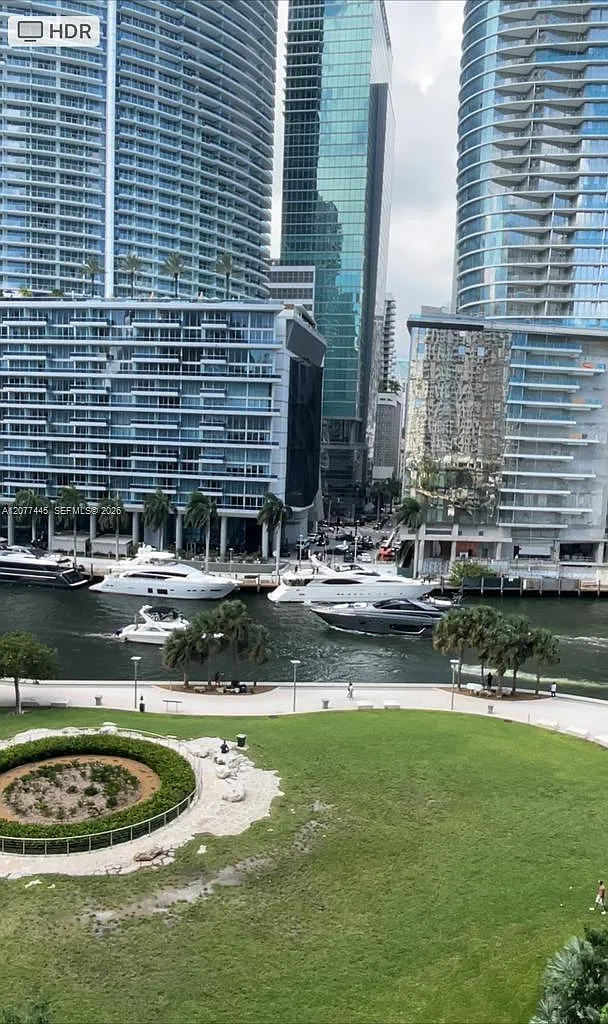 Iconbrickell Condo No 1 — Photo 1