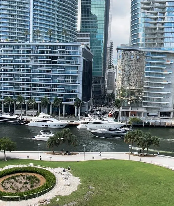 475 Brickell Ave #808