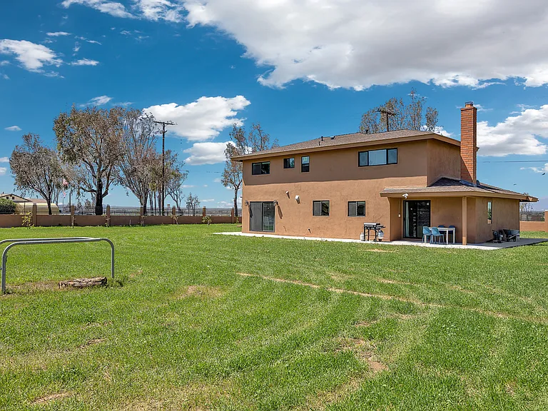 1080 River Dr — Photo 54