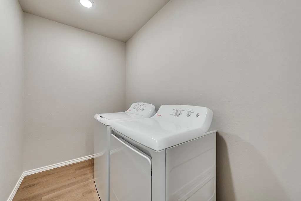 3 bed, 2.0 bath, 1616 sqft, $2,750 — Photo 4