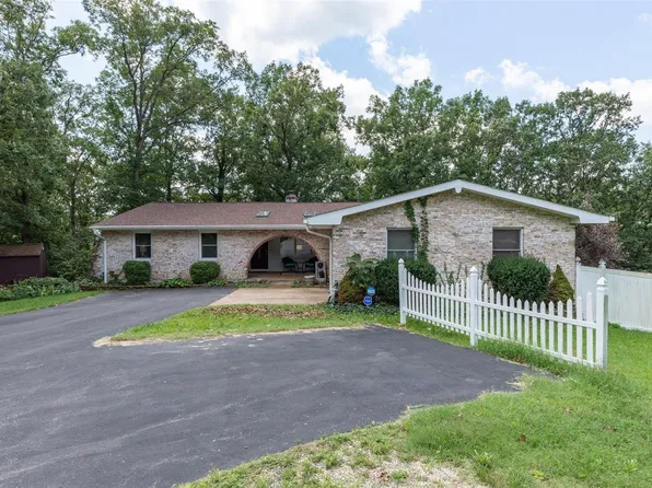 330 Pearl Dr, Hillsboro, MO 63050