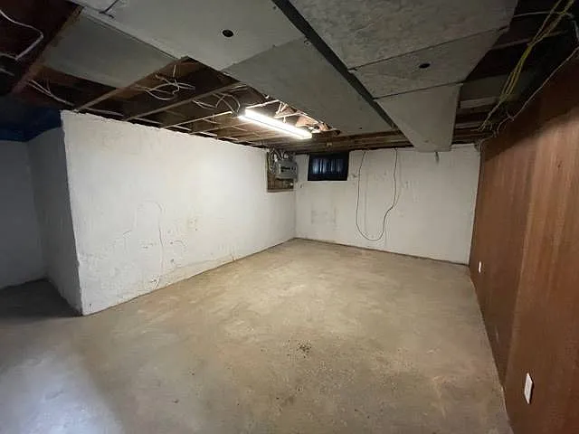 567 Weber St E — Photo 11