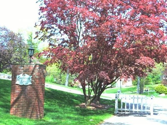 Private Road/Entrance