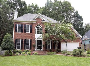 402 Nantucket Dr, Cary, NC 27513