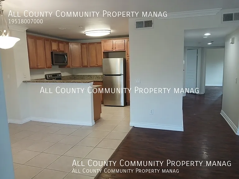 1132 N Broadway #14 — Photo 6