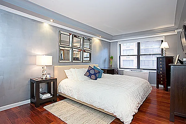 Sold by Living New York | media 3