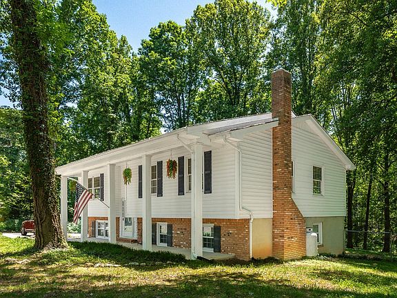 2nd image of 1778 Parker Rd