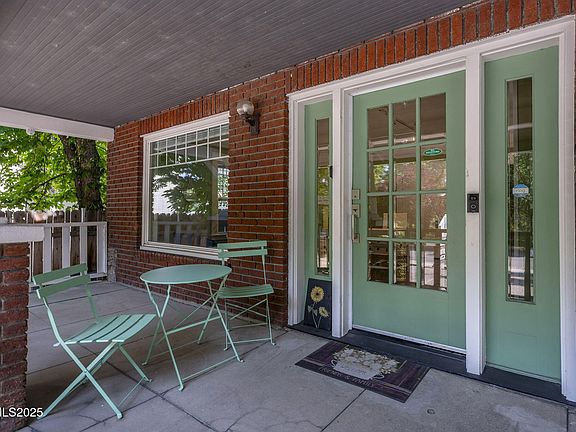 3rd image of 1055 Riverside Dr