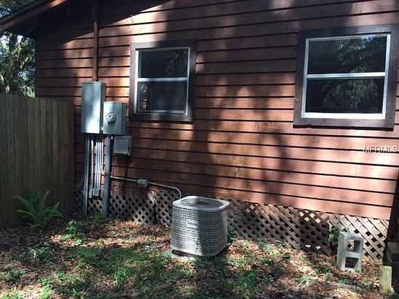 5th image of 817 E Oak St