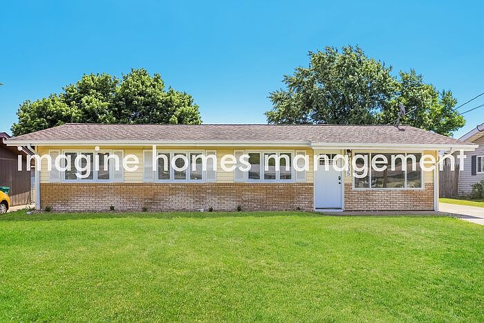 1st image of 9035 Cambridge Dr