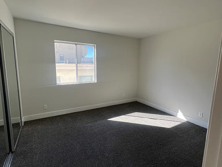 11738 Mayfield Ave #104 — Photo 21