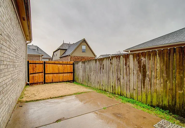 1548 Wynne Rd — Photo 12
