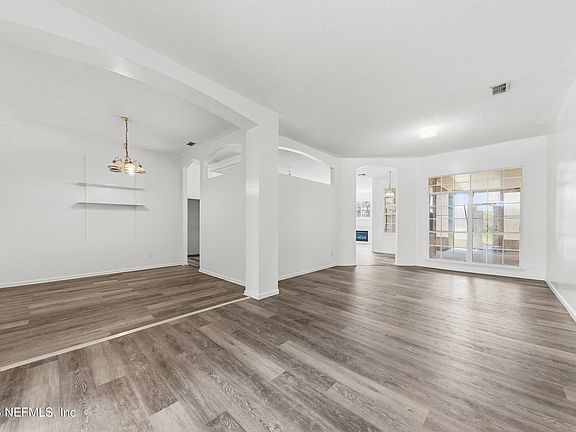 4th image of 2481 BROOK PARK Way