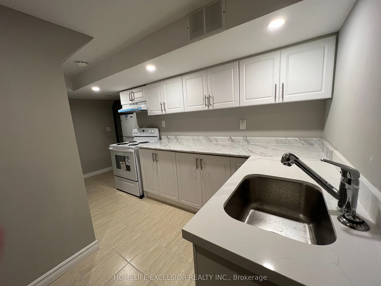 3 bed, $2,000 — Photo 3