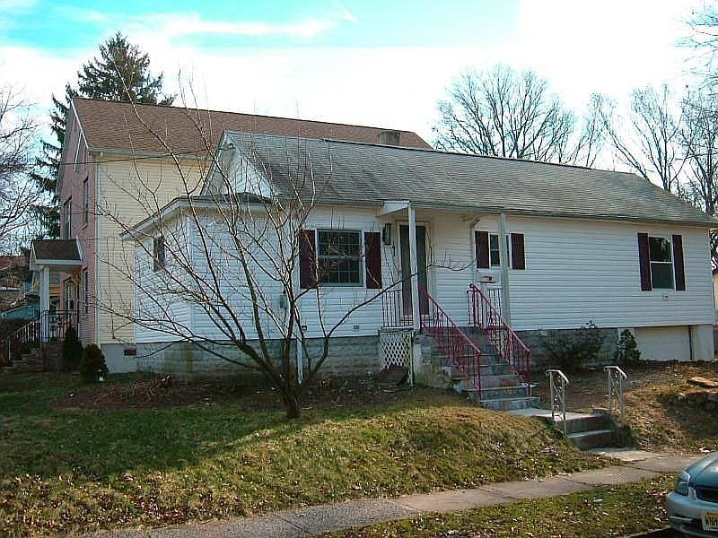 1st image of 142 W Lincoln Ave