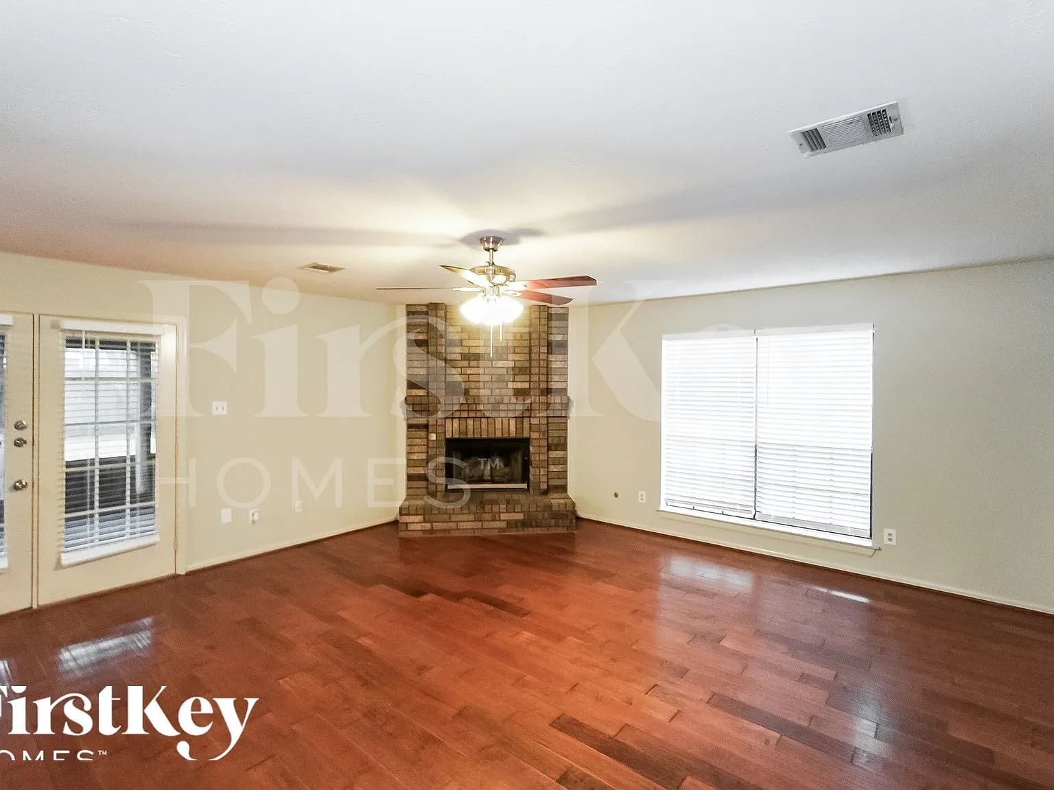 4 bed, 2.5 bath, 2528 sqft, $2,710 — Photo 3